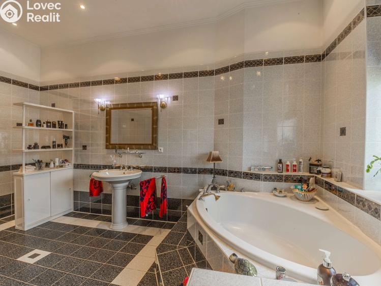 Prodej bytu 4+1 Praha č. 14