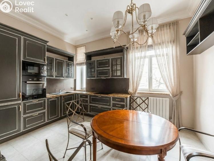 Sale apartment 4+1 Praha, Uruguayská 438/6 č. 8