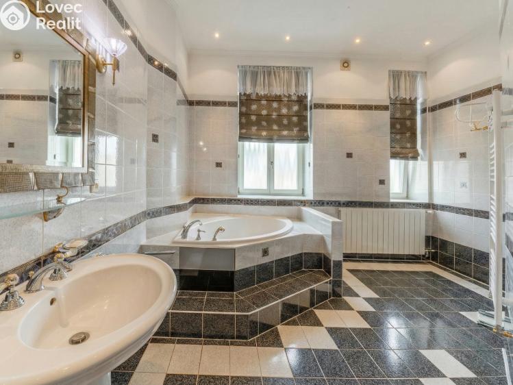 Продаж квартири 4+1 Praha, Uruguayská 438/6 č. 12