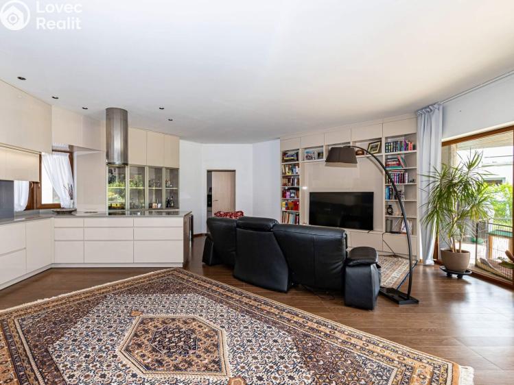 Prodej vícegeneračního domu Trnová č. 8