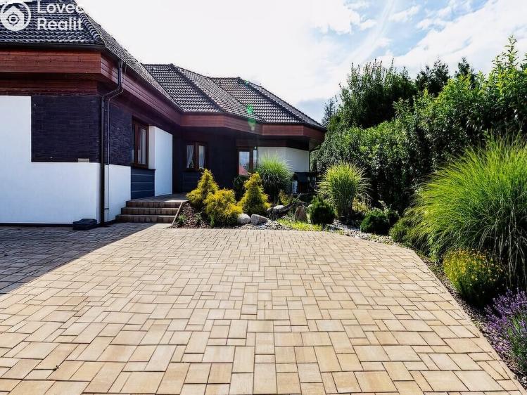 Prodej vícegeneračního domu Trnová č. 23