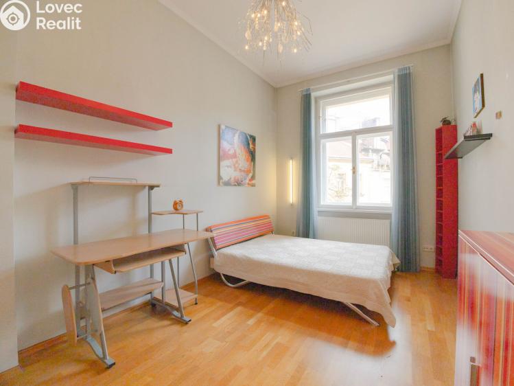 Prodej bytu 3+1 Praha, Masarykovo nábřeží 236/30 č. 12