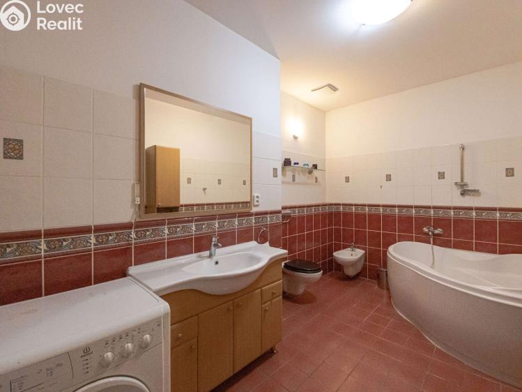 Prodej bytu 3+1 Praha, Masarykovo nábřeží 236/30 č. 16