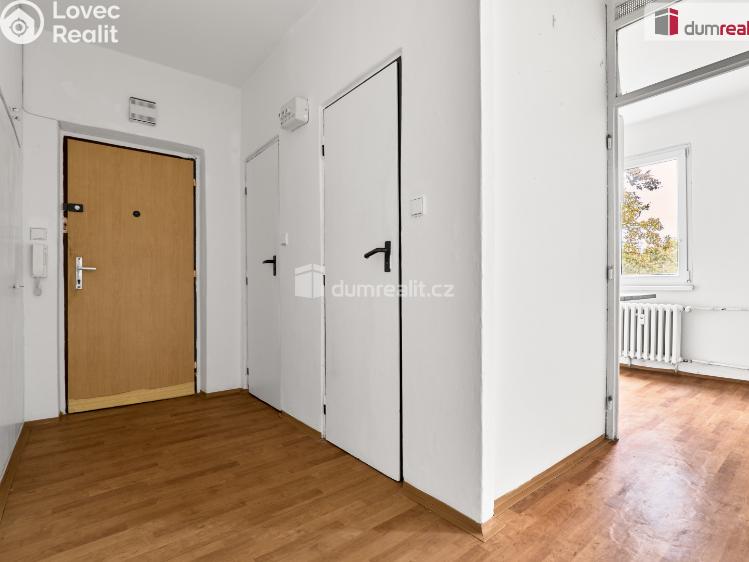 Prodej bytu 3+1 Ostrov, Kollárova č. 10
