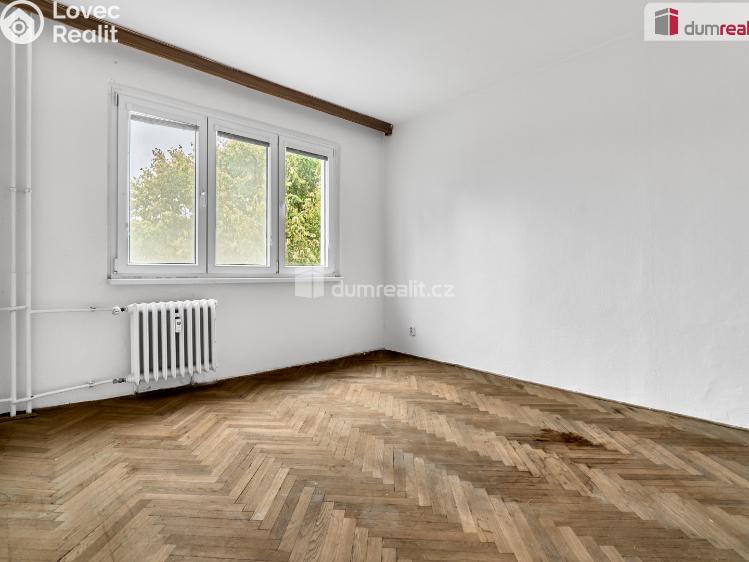 Prodej bytu 3+1 Ostrov, Kollárova č. 18