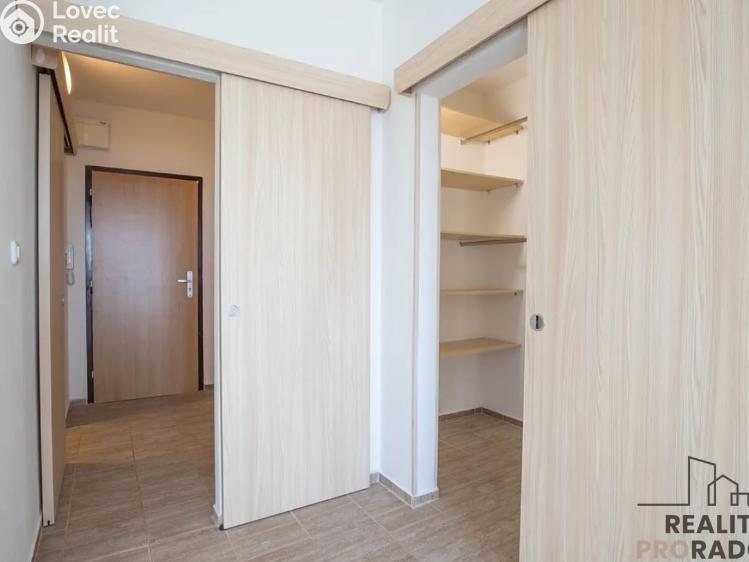 Pronájem bytu 1+KK Praha, Božetická č. 4