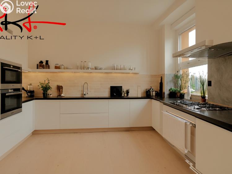 Prodej bytu 3+1 Veltrusy, Komenského č. 3