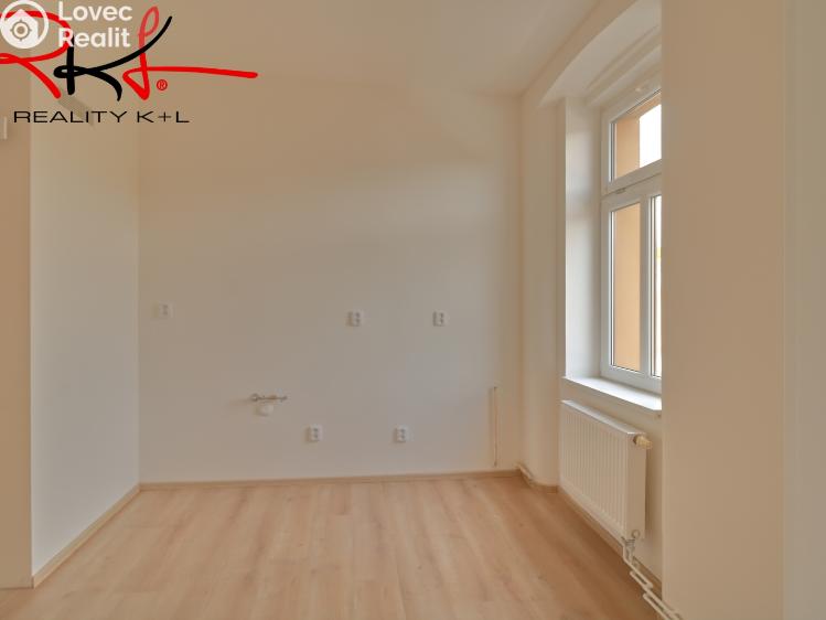 Prodej bytu 3+1 Veltrusy, Komenského č. 4