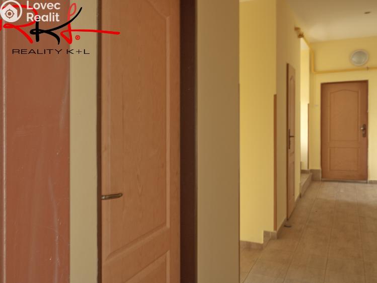 Prodej bytu 3+1 Veltrusy, Komenského č. 26