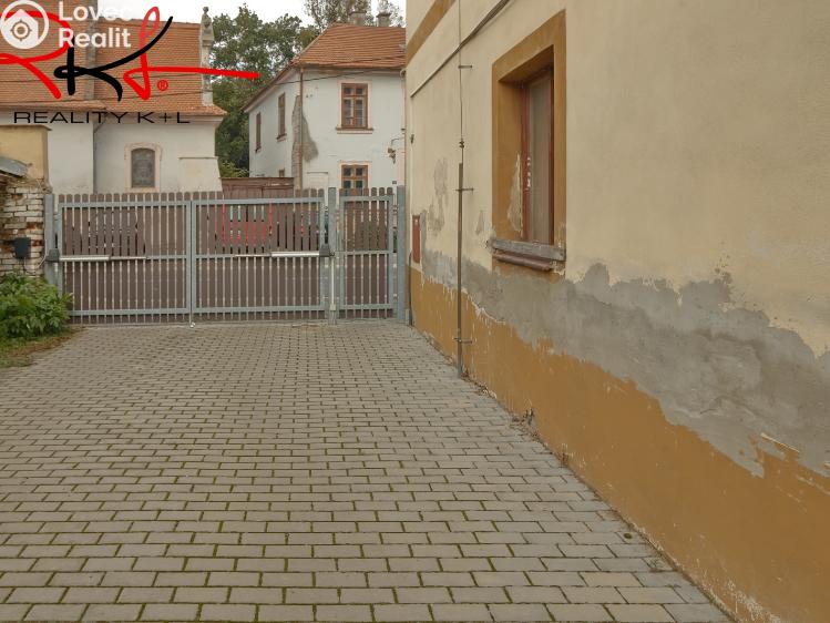 Prodej bytu 3+1 Veltrusy, Komenského č. 33