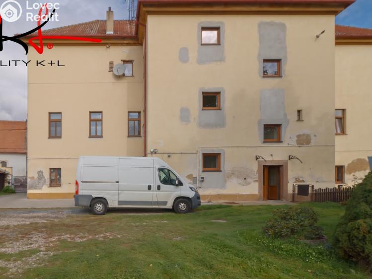 Prodej bytu 3+1 Veltrusy, Komenského č. 34