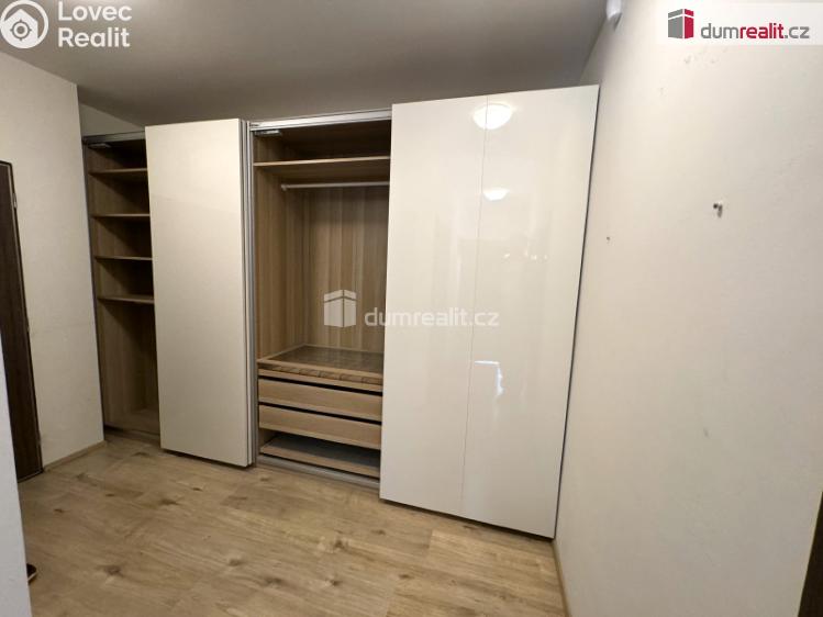 Pronájem bytu 3+KK Praha-Dolní Měcholupy, Honzíkova č. 12