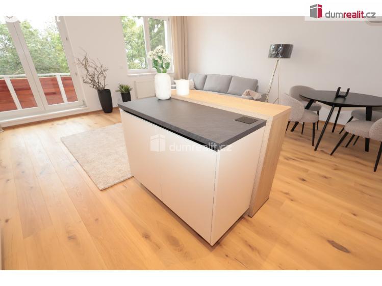 Prodej bytu 3+KK Praha 9, Na pokraji č. 9