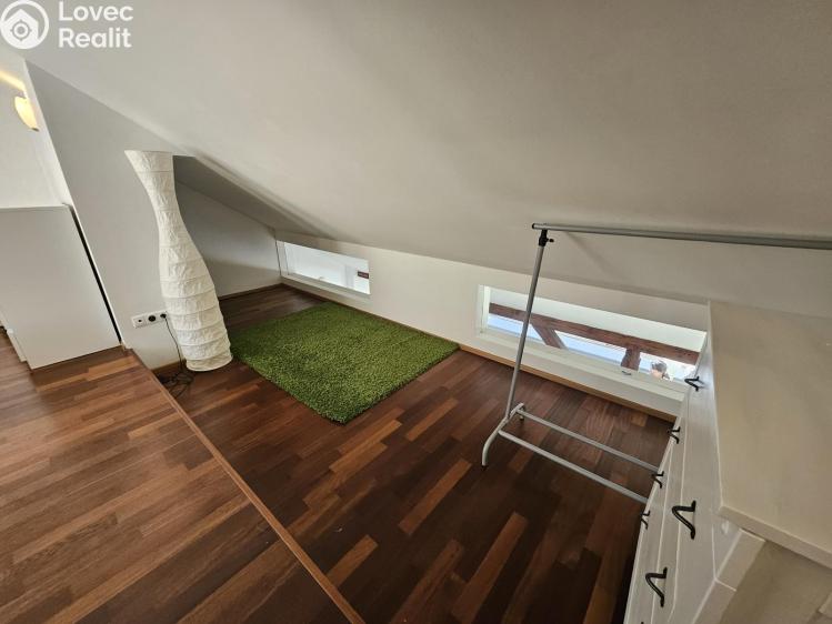 Pronájem bytu 3+KK Praha, Bořivojova č. 8