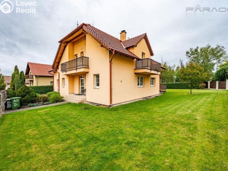 Pronájem rodinného domu Průhonice č. 1