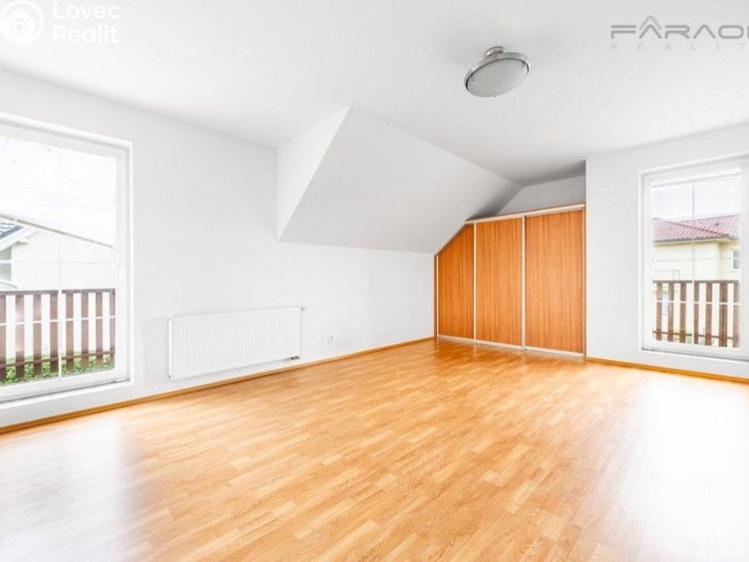 Pronájem rodinného domu Průhonice č. 8