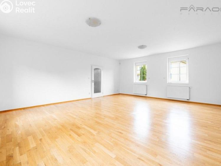 Pronájem rodinného domu Průhonice č. 11