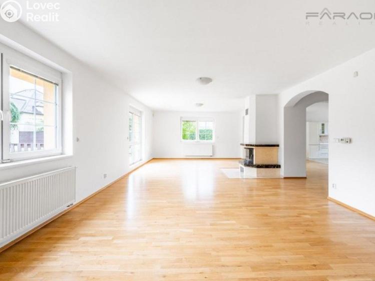 Pronájem rodinného domu Průhonice č. 18