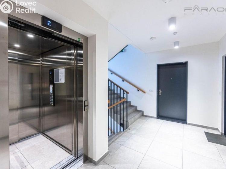 Pronájem bytu 3+KK Praha, U Viktorie č. 12