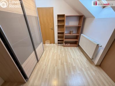 Pronájem bytu 2+KK Praha-Štěrboholy, Pod valem č. 5