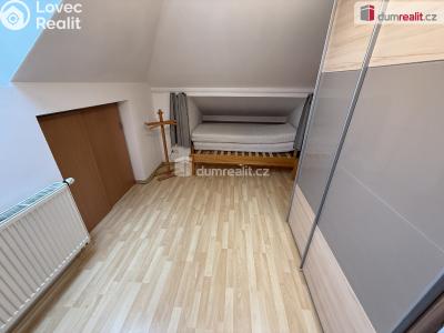 Pronájem bytu 2+KK Praha-Štěrboholy, Pod valem č. 6