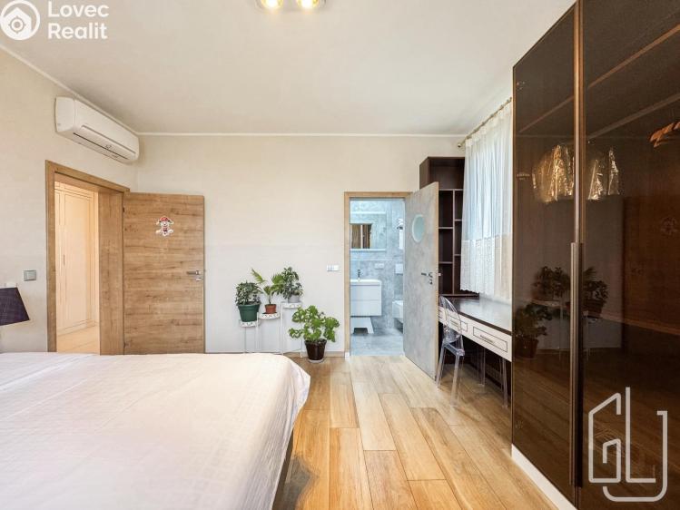 Продаж сімейного будинку Praha, Hubáčkova č. 25