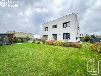 Продаж сімейного будинку Praha, Hubáčkova č. 2