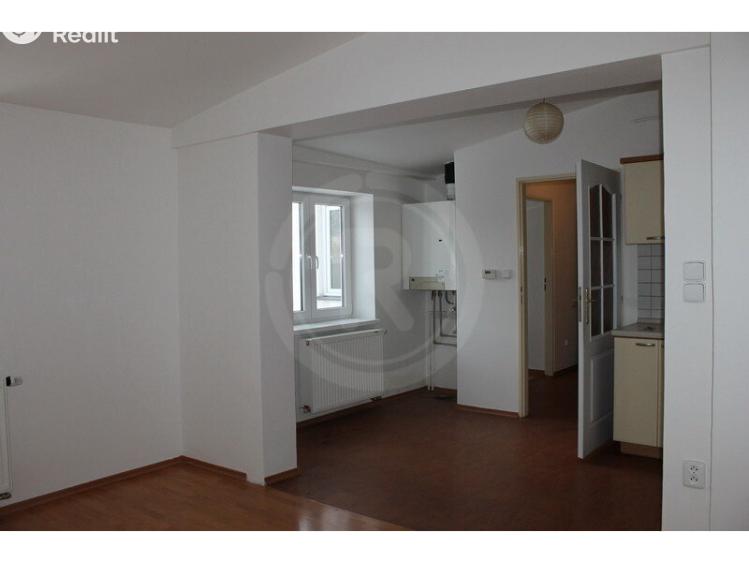 Pronájem bytu 3+1 České Budějovice, Karla IV. 401/7 č. 2
