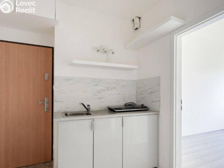 Rent apartment 2+KK Praha, Nad Kajetánkou č. 1