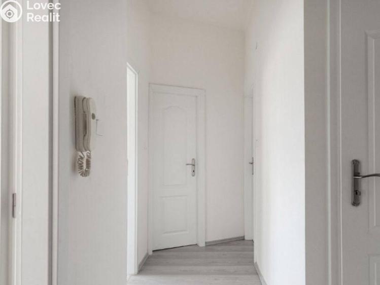 Rent apartment 2+KK Praha, Nad Kajetánkou č. 2