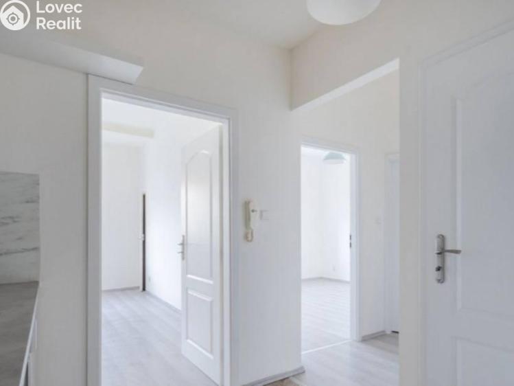 Rent apartment 2+KK Praha, Nad Kajetánkou č. 3