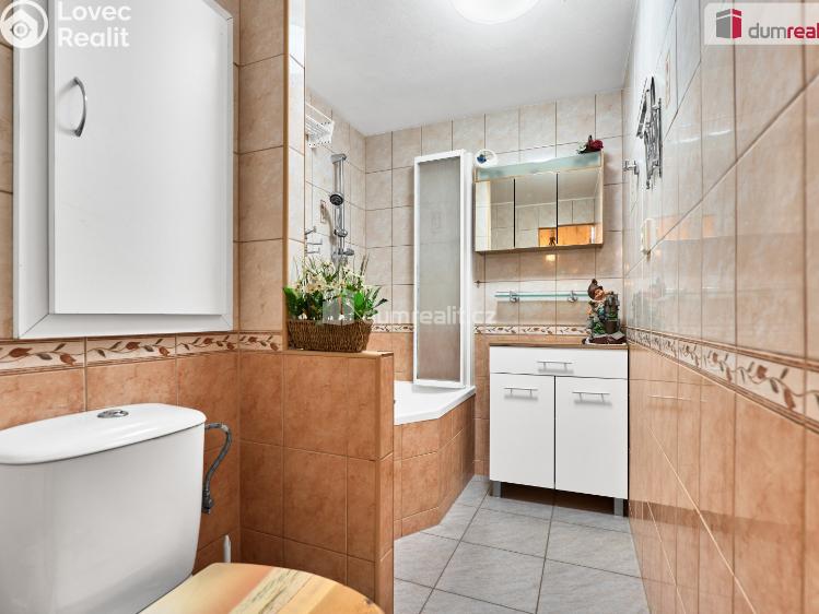 Prodej bytu 3+1 Karlovy Vary, Gagarinova č. 8