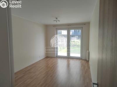 Продаж квартири 3+KK Praha, Zvěřinova č. 10