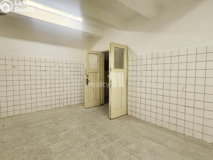 Pronájem obchodního prostoru Chvaletice, 9. května č. 2