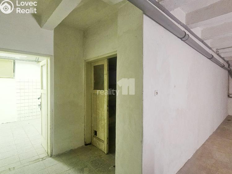 Pronájem obchodního prostoru Chvaletice, 9. května č. 7