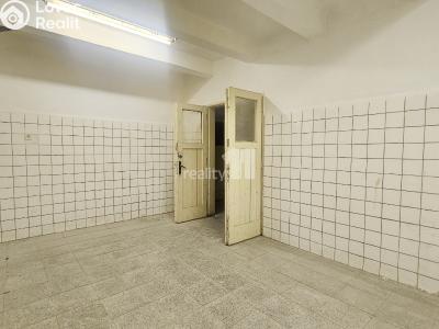 Pronájem obchodního prostoru Chvaletice, 9. května č. 2