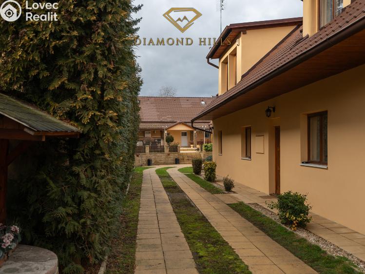 Prodej rodinného domu Kozojedy, Českobrodská 60 č. 16