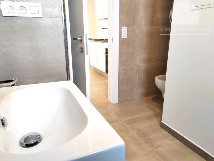 Продажа квартиры 2+1 Praha, Kolmá č. 9