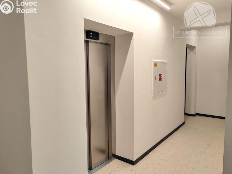 Продажа квартиры 2+1 Praha, Kolmá č. 14