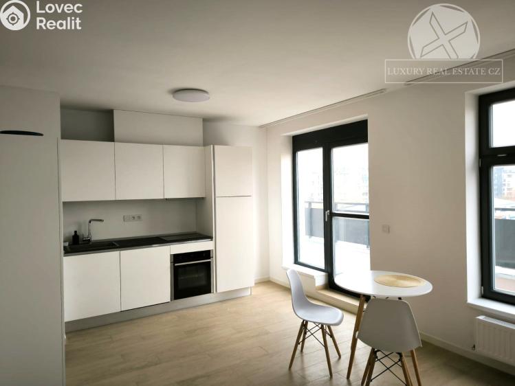 Prodej bytu 2+KK Praha, Kolmá č. 2