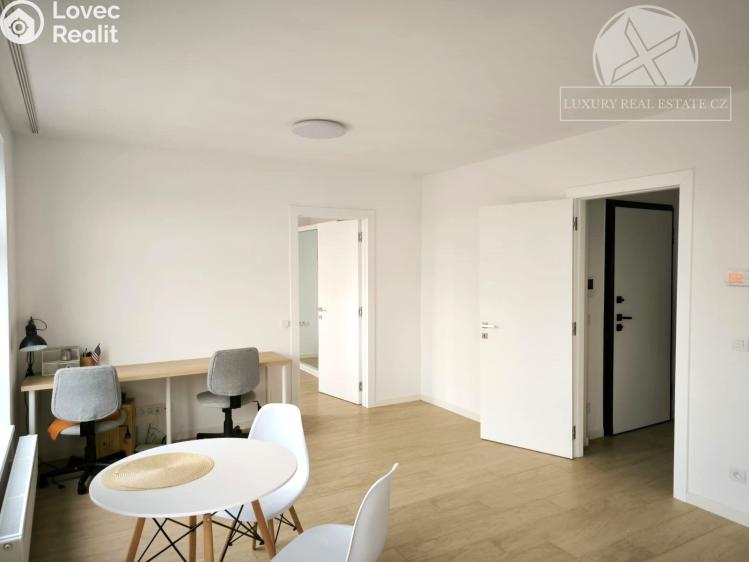 Prodej bytu 2+KK Praha, Kolmá č. 7