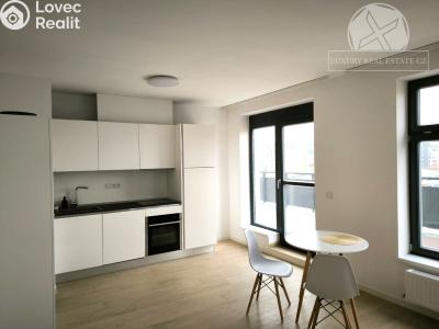 Sale apartment 2+KK Praha, Kolmá č. 1