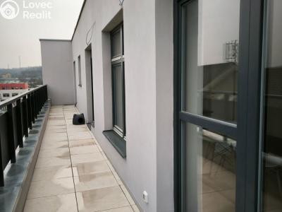 Sale apartment 2+KK Praha, Kolmá č. 3