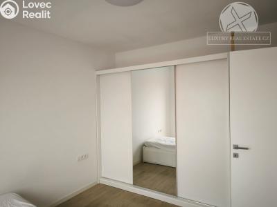 Sale apartment 2+KK Praha, Kolmá č. 6
