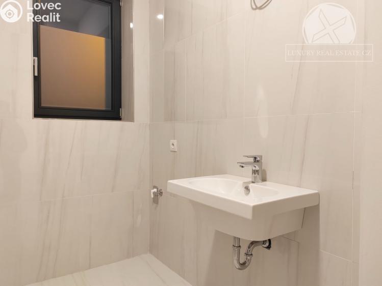 Prodej bytu 1+KK Praha, Kolmá 671/11 č. 8