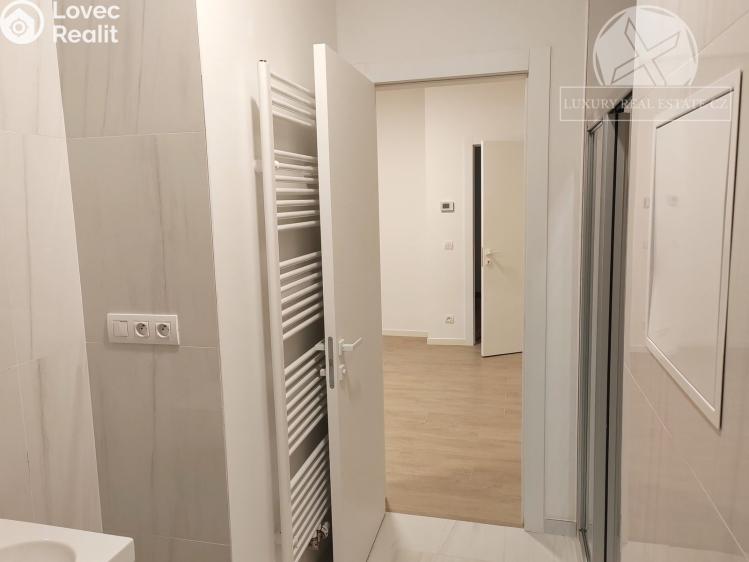 Prodej bytu 1+KK Praha, Kolmá 671/11 č. 11