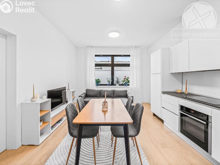 Prodej bytu 2+KK Praha, Na výběžku č. 1