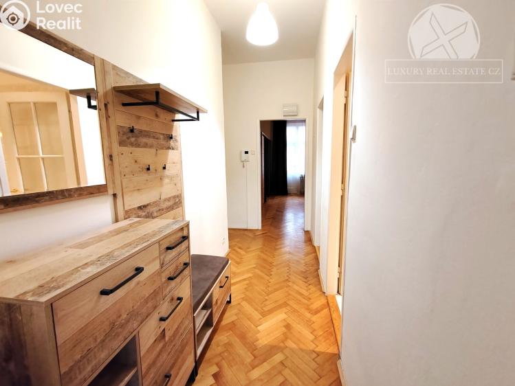 Pronájem bytu 2+1 Praha, Školská č. 2