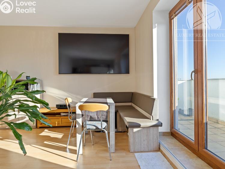 Prodej bytu 1+KK Zbuzany, Lomená č. 2