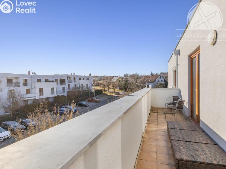 Prodej bytu 1+KK Zbuzany, Lomená č. 12